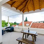 Miracle - Comfort With Terrace And View