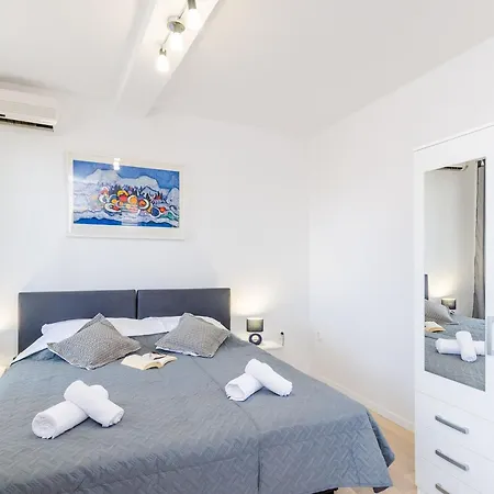 Miracle - Comfort With Terrace And View