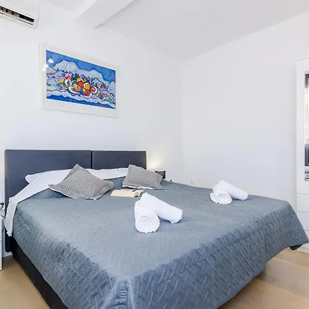 Miracle - Comfort With Terrace And View