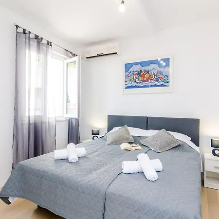 Miracle - Comfort With Terrace And View