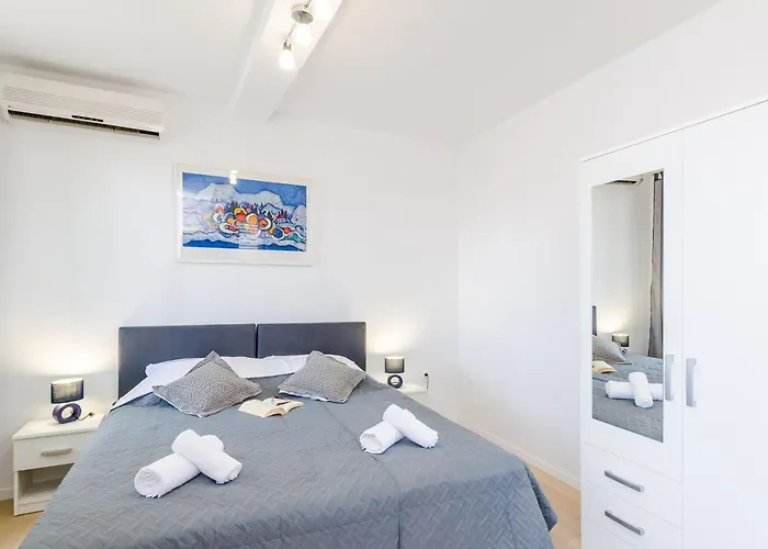 Miracle - Comfort With Terrace And View