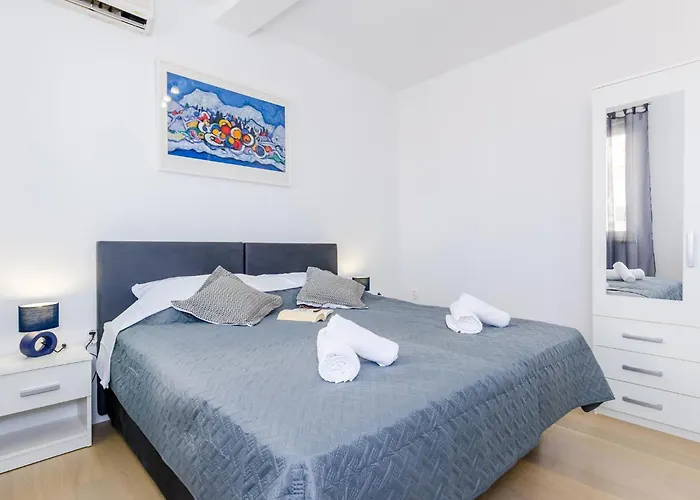 Miracle - Comfort With Terrace And View