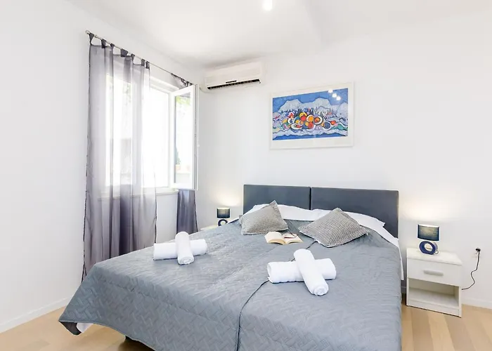 Miracle - Comfort With Terrace And View