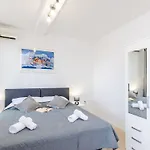Miracle - Comfort With Terrace And View