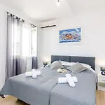 Miracle - Comfort With Terrace And View